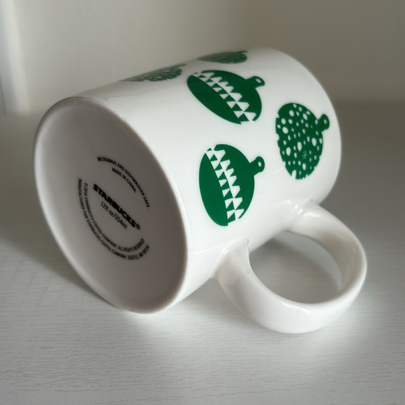 Starbucks Green and White Ornament Mug Cup Holiday 2016 Christmas Festive 12 oz - Picture 8 of 10